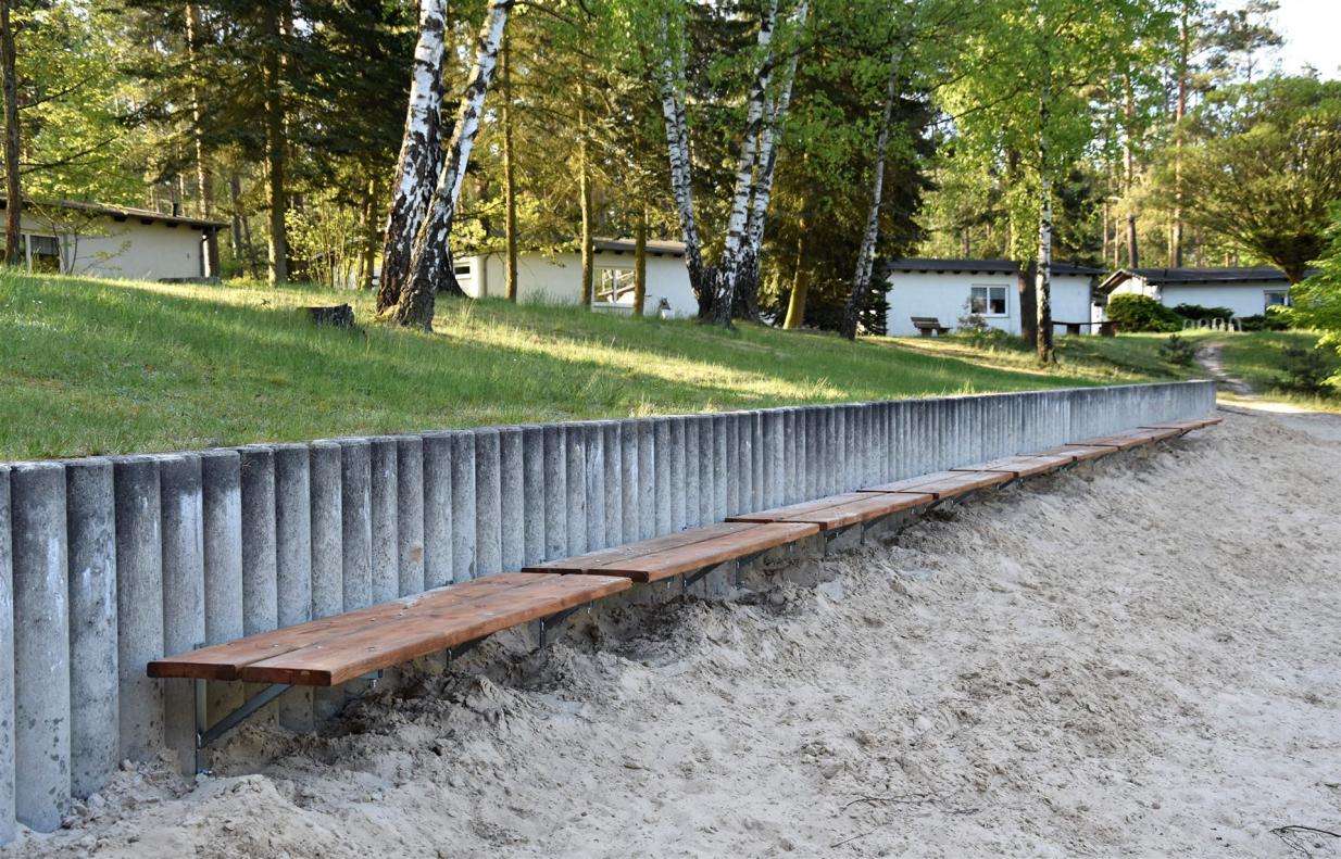 Sitzgelegenheiten am Strand