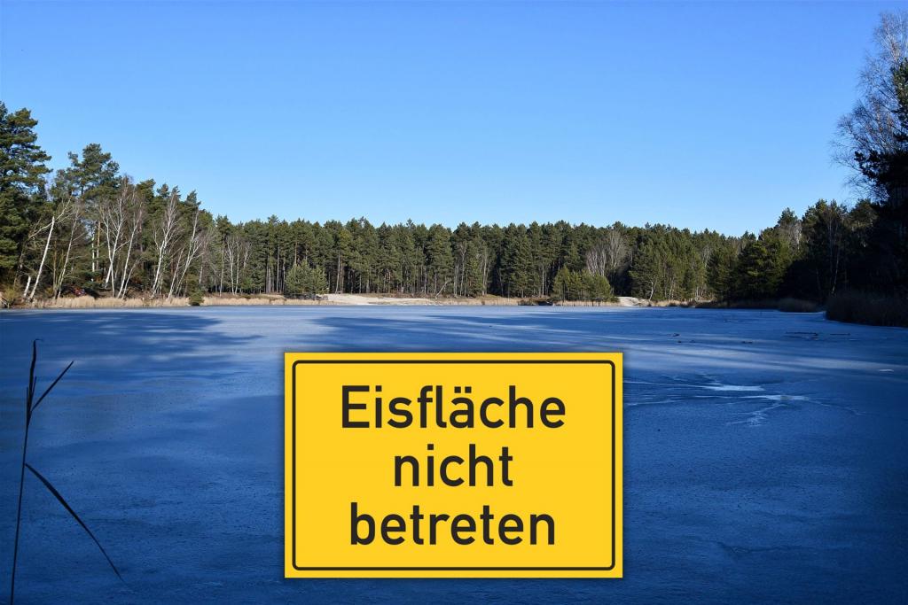 Eisfläche Waldsee - Betreten verboten!