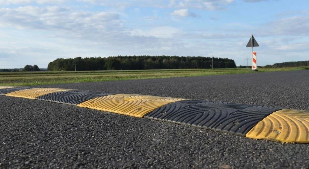 Fahrbahnschwelle Schleifer Weg in Groß Düben