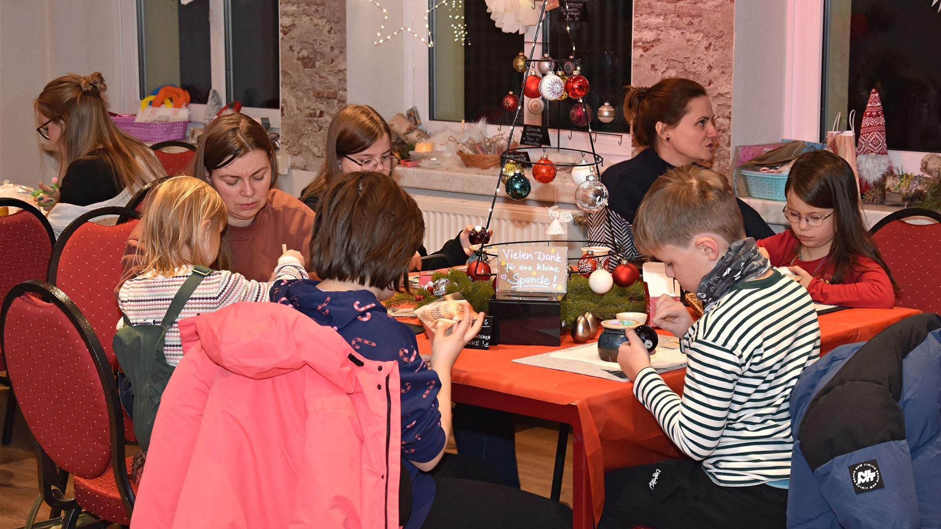 Weihnachtsmarkt mit Weihnachtsfeuerwehr