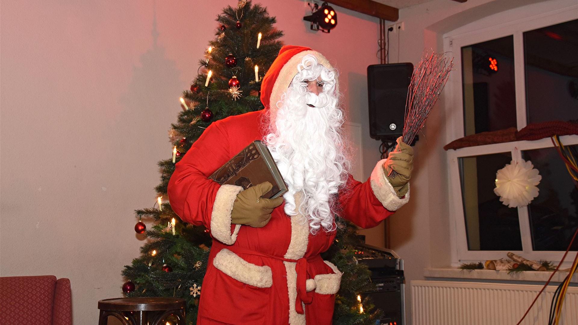 Adventsfest mit Weihnachtsfeuerwehr am 13.12.2025 - Teil 1