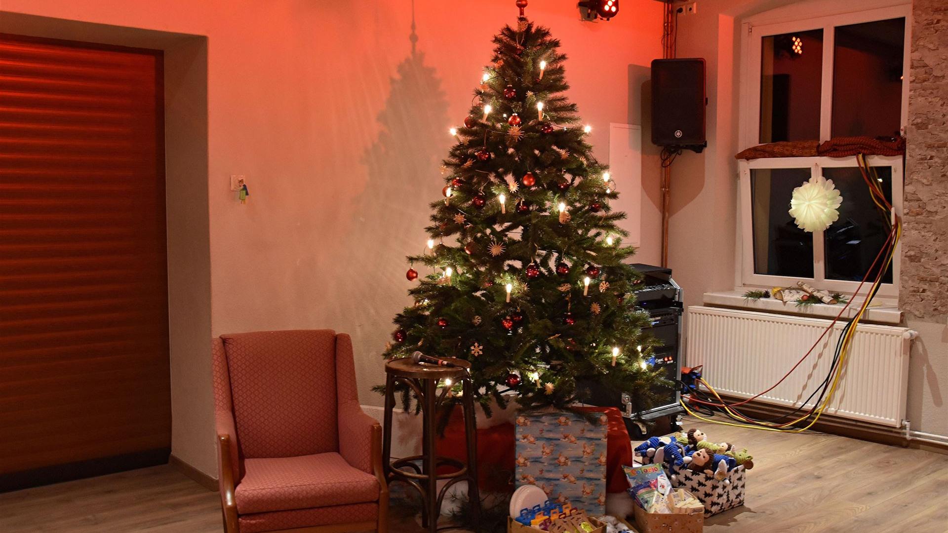 Weihnachtsmarkt mit Weihnachtsfeuerwehr