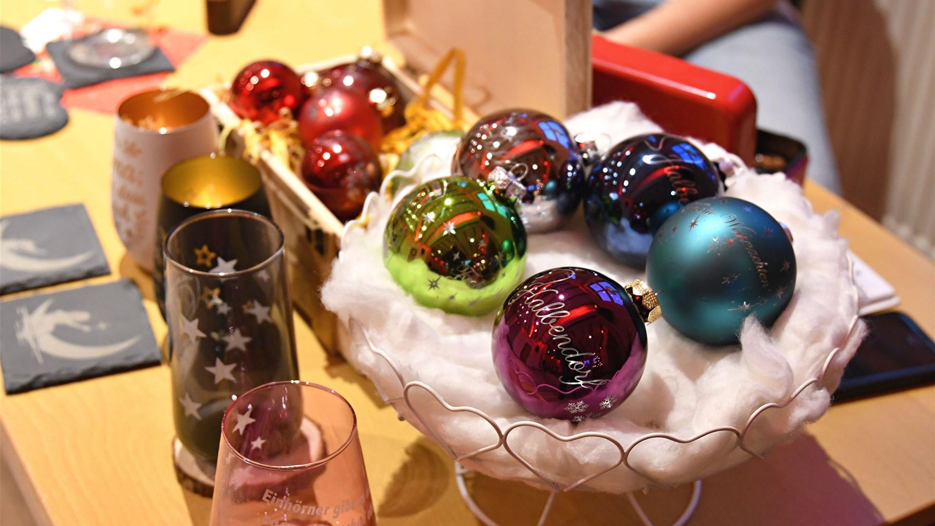 Weihnachtsmarkt mit Weihnachtsfeuerwehr