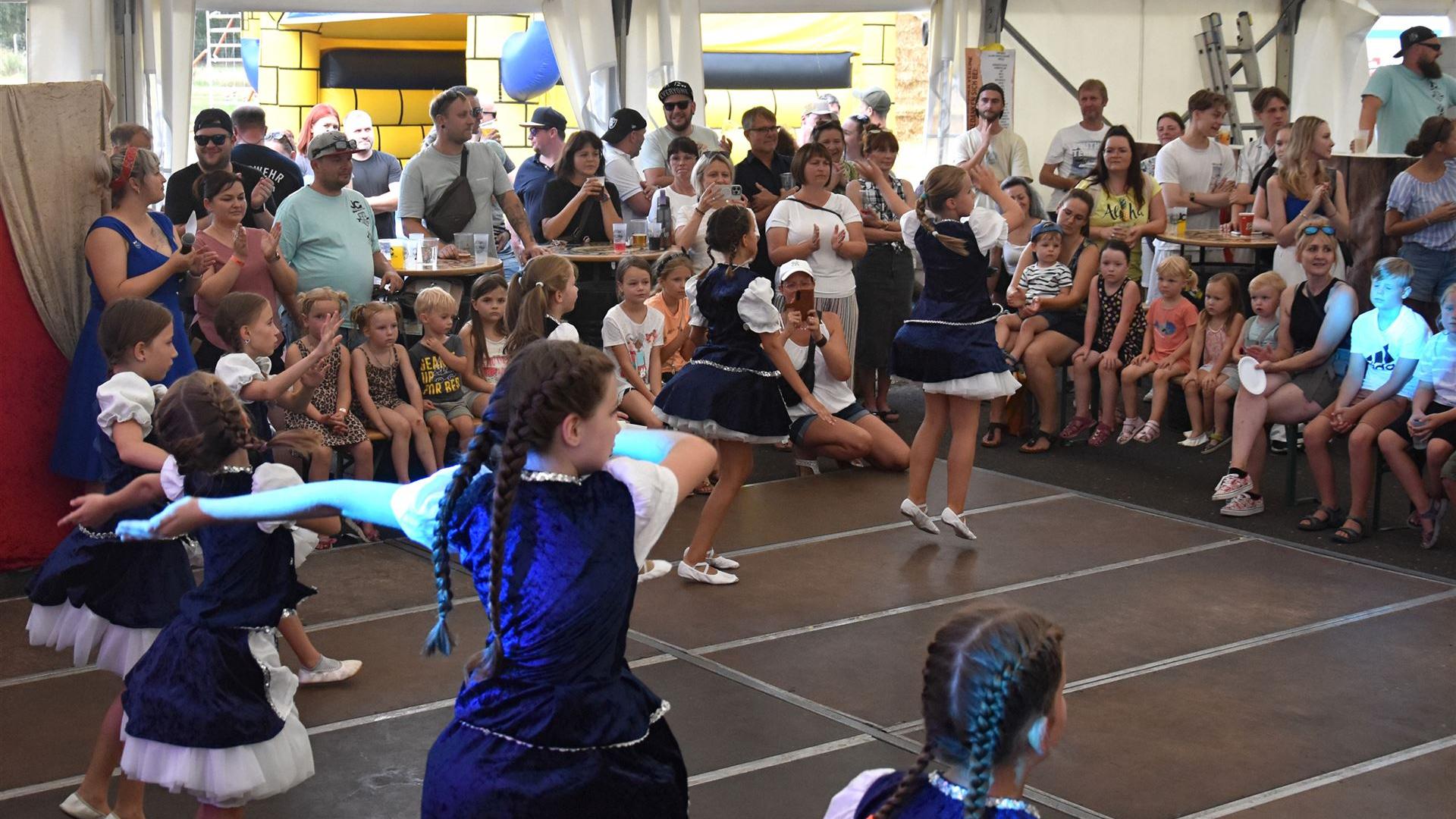 Showtanzen Dorffest 2024