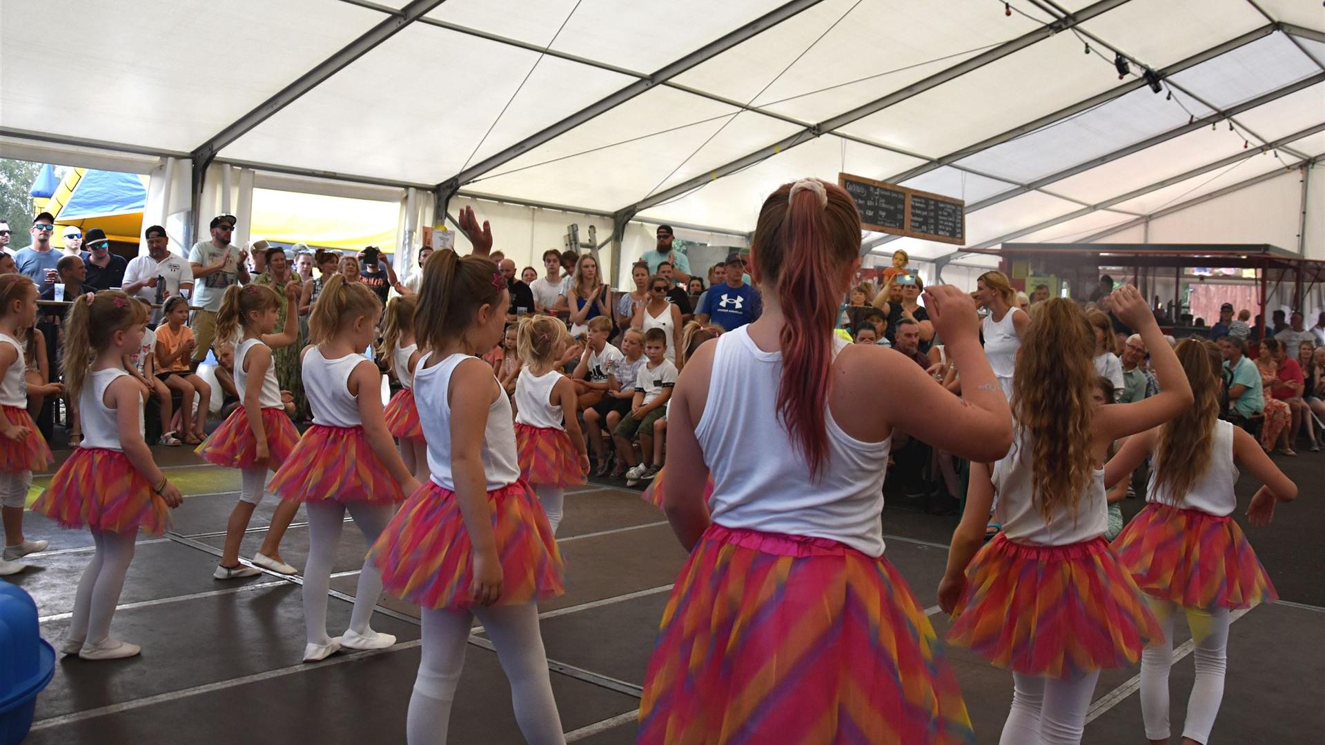 Showtanzen Dorffest 2024