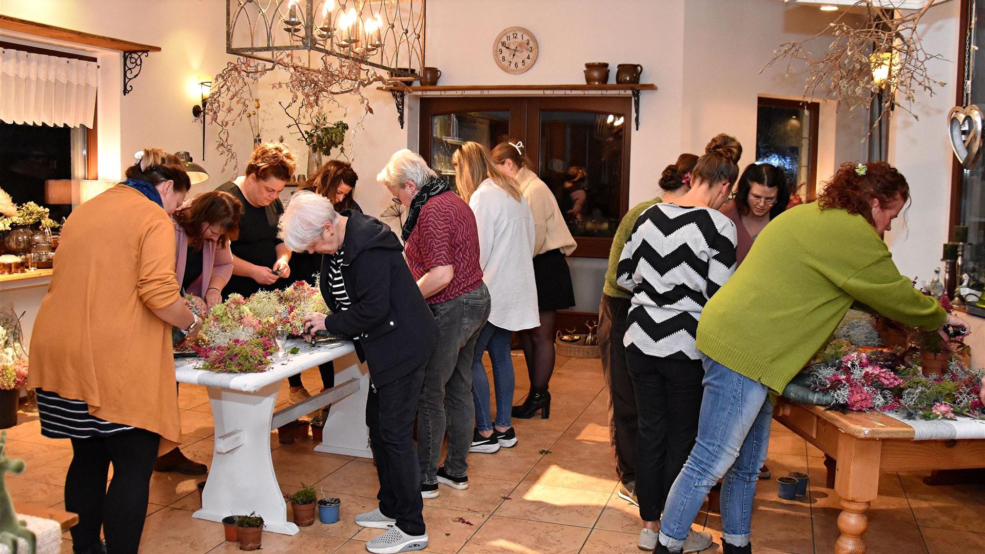 Herbstkranz binden im Blumenladen Krautz 2026