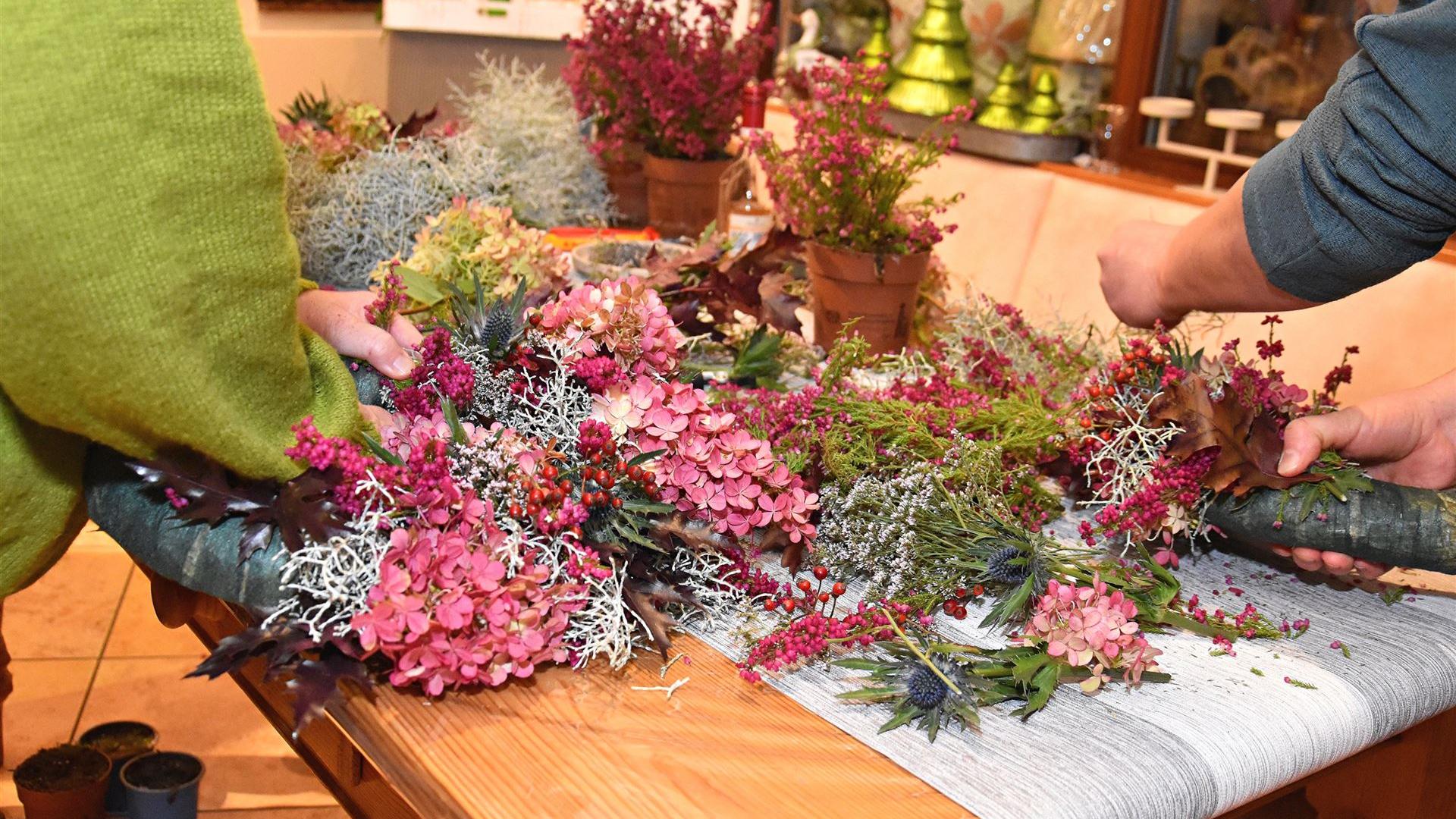 Herbstkranz binden im Blumenladen Krautz 2026