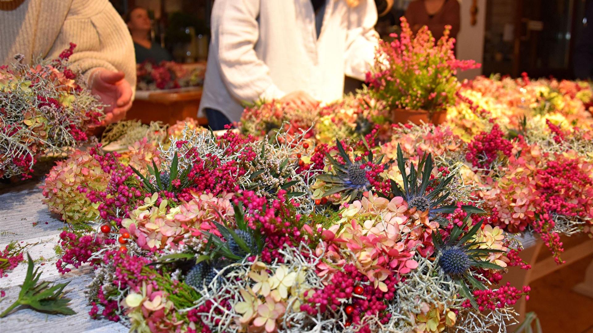 Herbstkranz binden im Blumenladen Krautz 2026