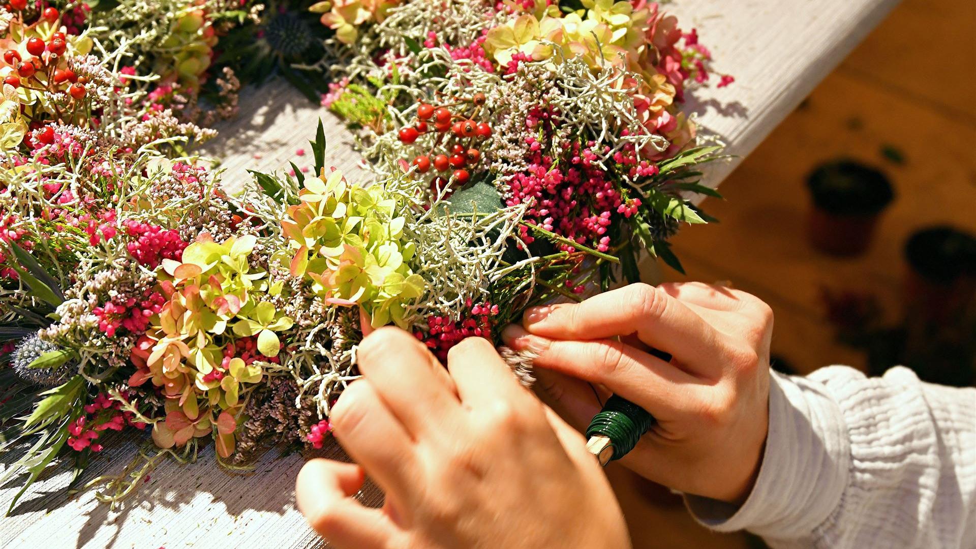 Herbstkranz binden im Blumenladen Krautz 2026
