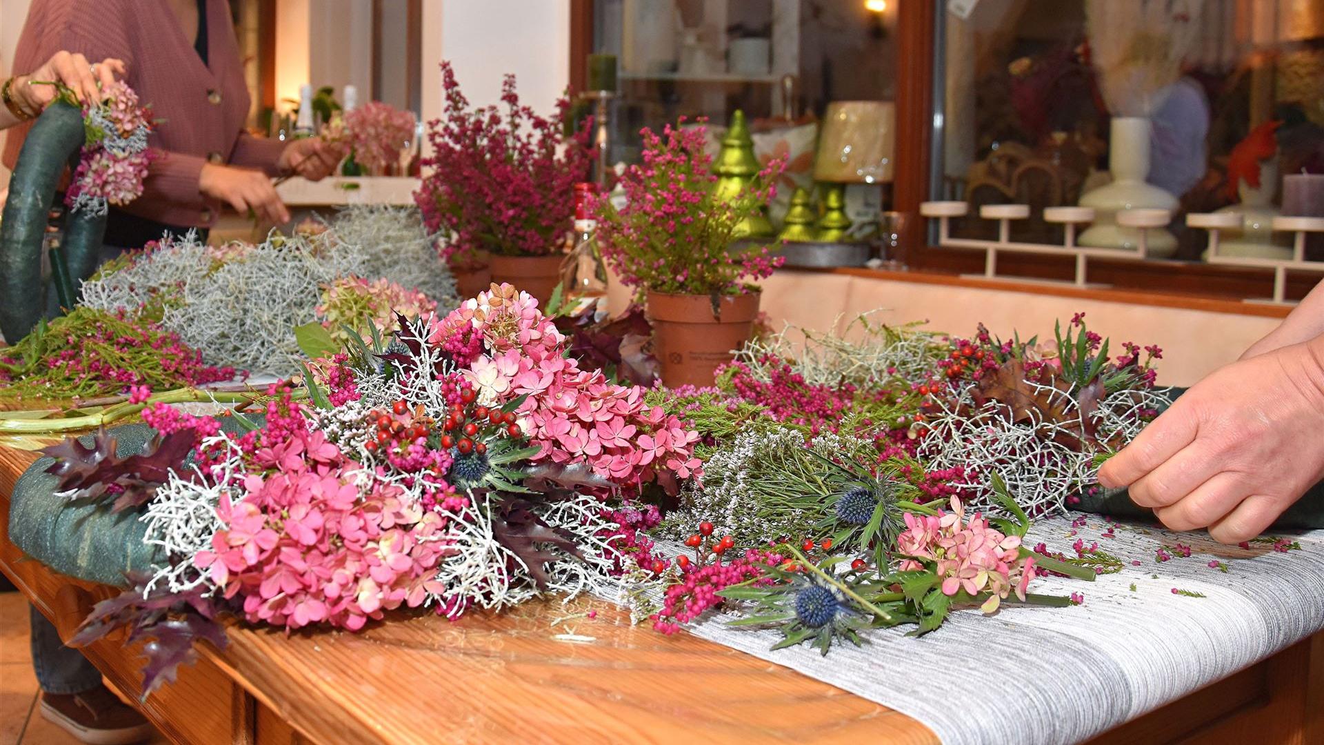 Herbstkranz binden im Blumenladen Krautz 2026