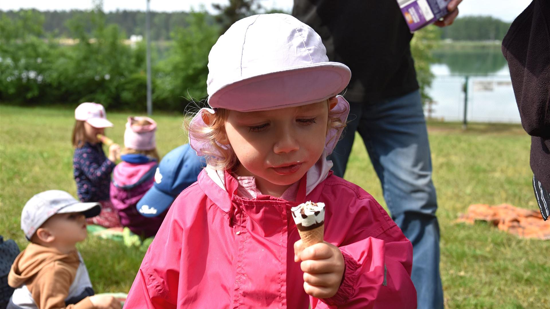 Eis für die Kinder am Halbendorfer See 2025