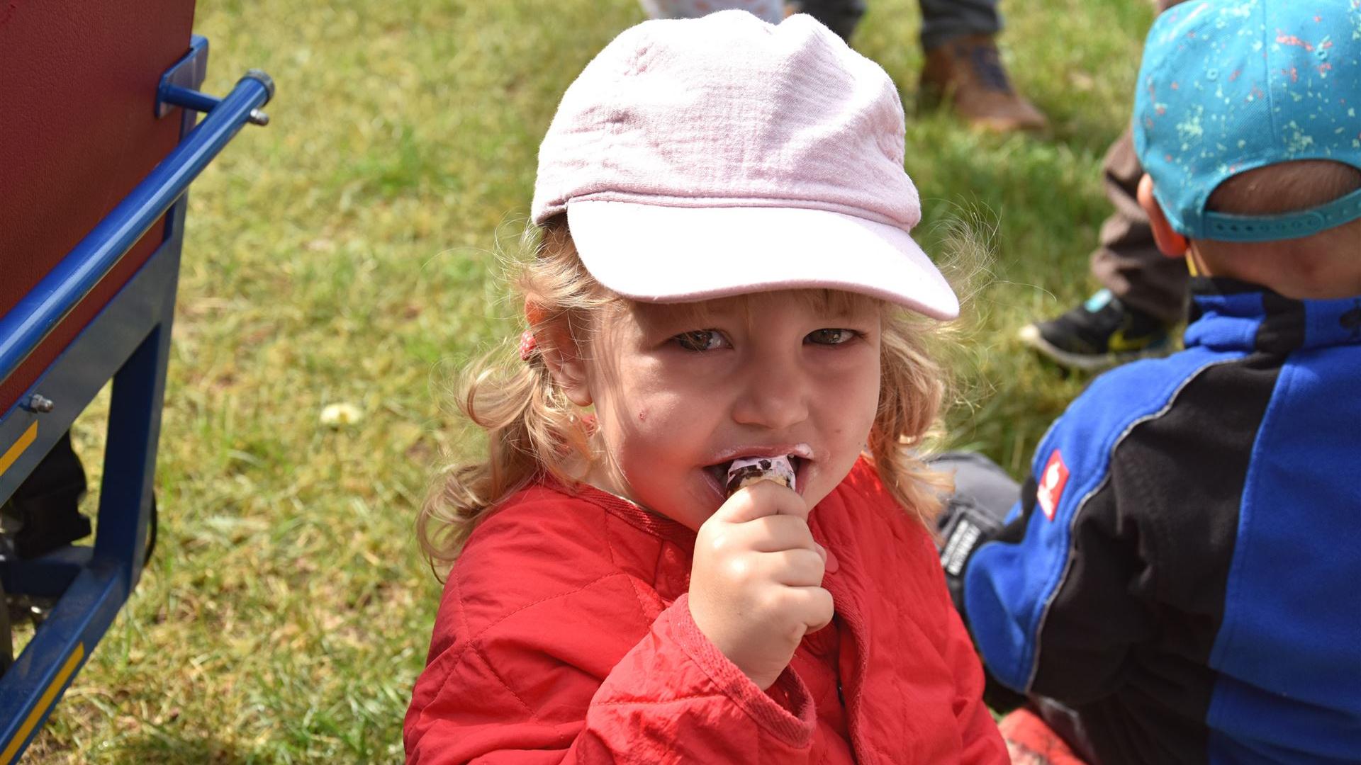 Eis für die Kinder am Halbendorfer See 2025