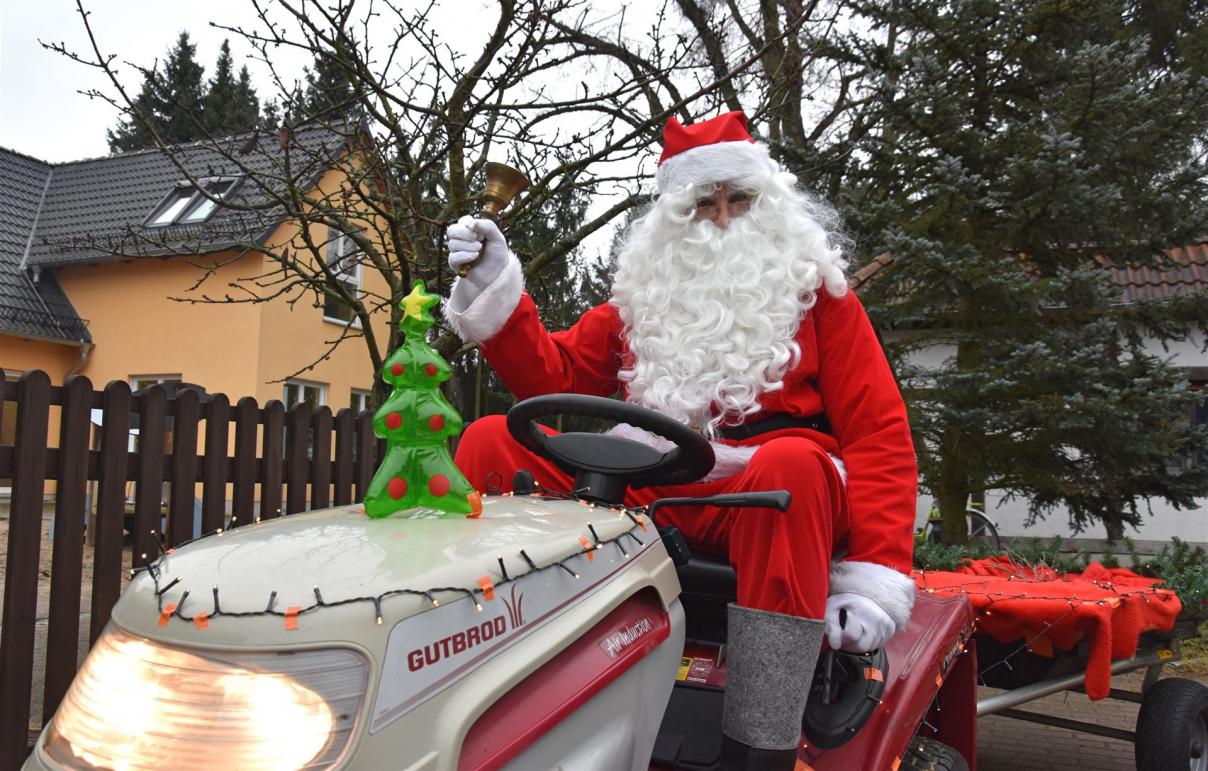 Weihnachtsmann Traktor