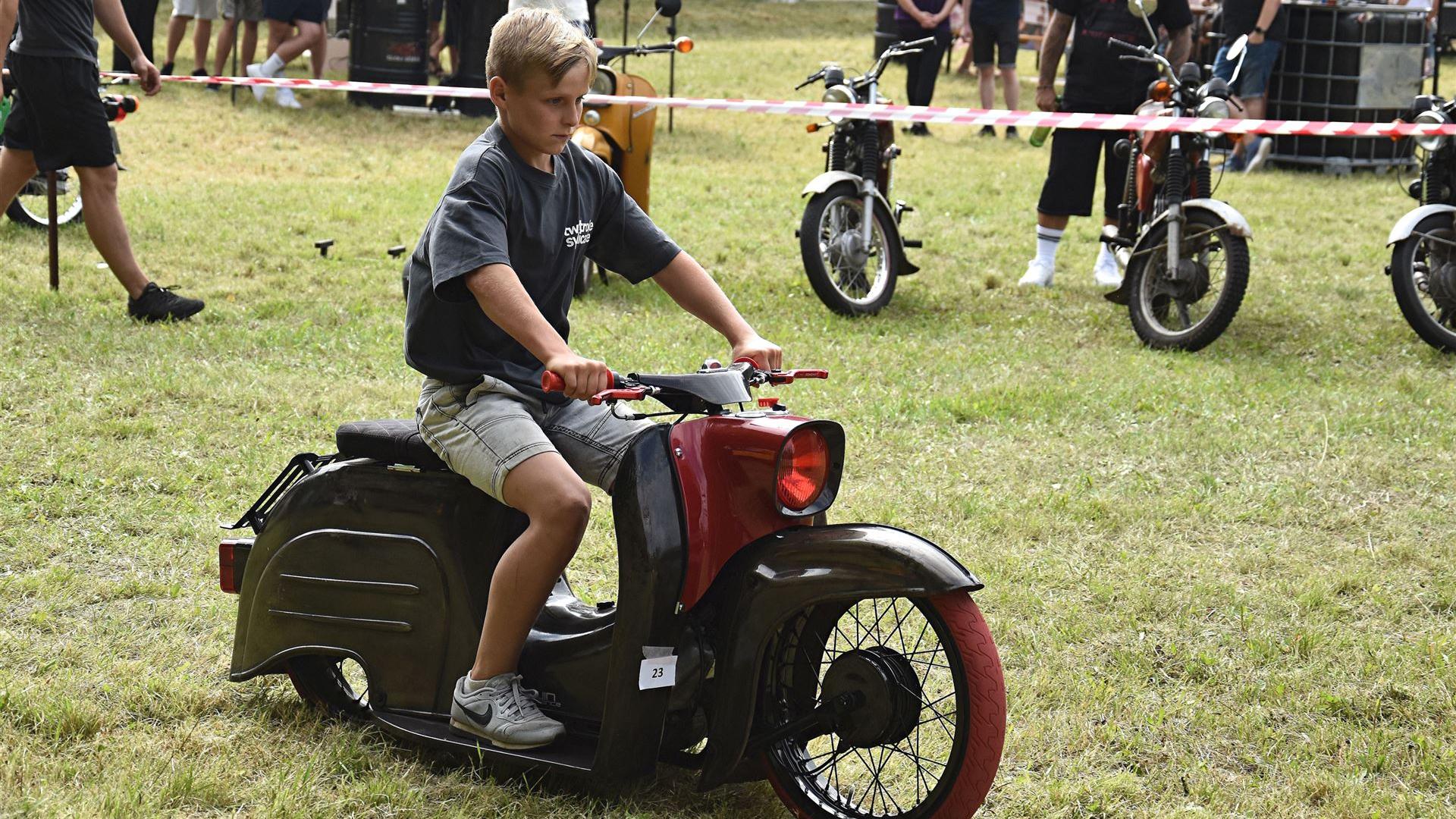 Moped-Gaudi 2025 