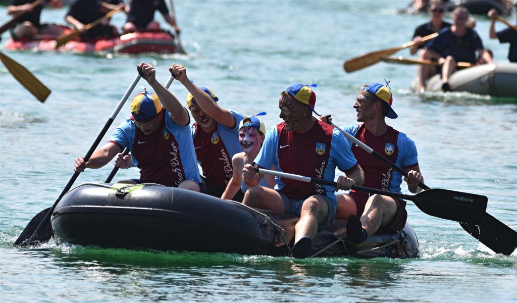 Schlauchbootregatta auf dem Halbendorfer See